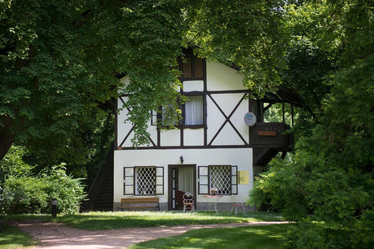 Chateau Loucen Garden Retreat المظهر الخارجي الصورة